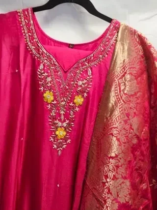 Luxurious Pure Dola Silk Maroon Ethnic Dress for Weddings & Festivals - Image 4